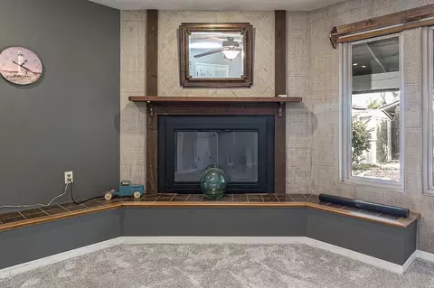Living - 3840 Rexford Ct, Modesto, CA 95356 photo 7 of 8