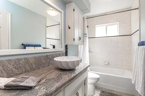 Bath - 3840 Rexford Ct, Modesto, CA 95356 photo 2 of 2
