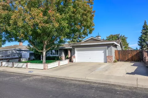 1730 Carignane, Escalon, CA 95320 photo 3