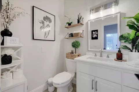 Bath - 845 Justeson Ave, Gridley, CA 95948 photo 2 of 13