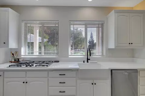 Kitchen - 845 Justeson Ave, Gridley, CA 95948 photo 5 of 15