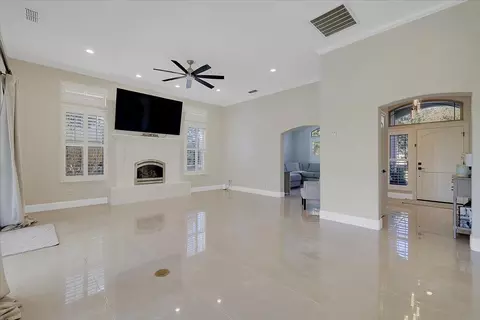 Living - 845 Justeson Ave, Gridley, CA 95948 photo 4 of 13