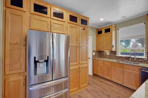 Kitchen - 845 Justeson Ave, Gridley, CA 95948 photo 13 of 15