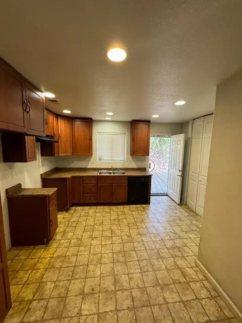 1226 Boulder Ave, Modesto, CA 95351 photo 4