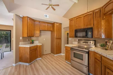 Kitchen - 2404 Southfork Ln, Modesto, CA 95355 photo 2 of 2