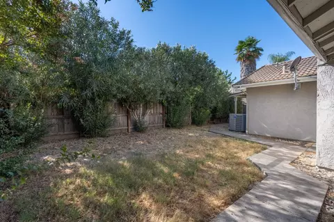 Exterior - 2404 Southfork Ln, Modesto, CA 95355 photo 7 of 7