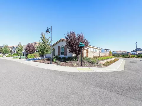 Exterior - 2949 Shady Acres Loop, Rocklin, CA 95765 photo 5 of 15