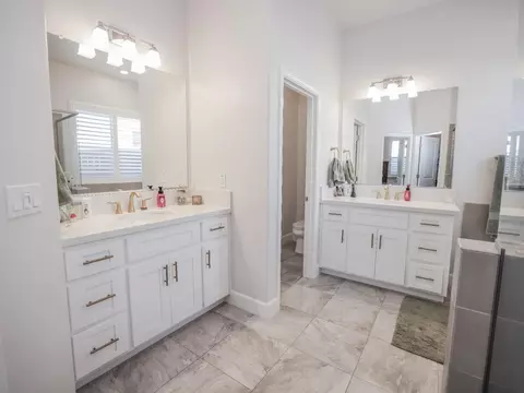 Bath - 2949 Shady Acres Loop, Rocklin, CA 95765 photo 6 of 10