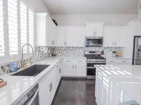 Kitchen - 2949 Shady Acres Loop, Rocklin, CA 95765 photo 9 of 10