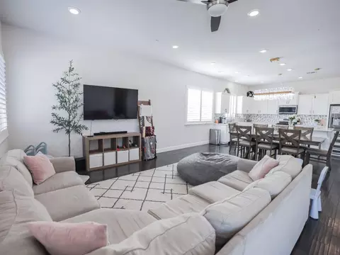 Living - 2949 Shady Acres Loop, Rocklin, CA 95765 photo 3 of 3