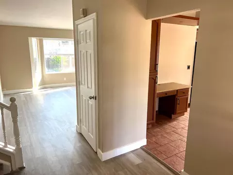 Entry Way - 2060 N Berkeley Ave, Turlock, CA 95382 photo 1 of 4