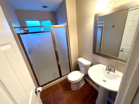 Bath - 2060 N Berkeley Ave, Turlock, CA 95382 photo 1 of 3