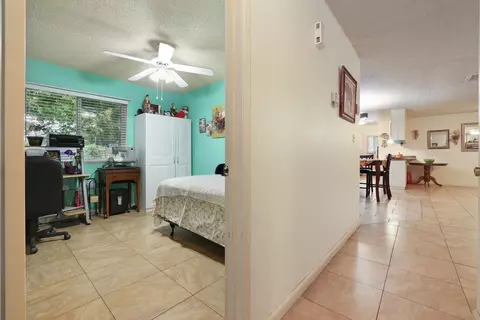 Entry Way - 1201 Sonoma Ave, Modesto, CA 95355 photo 5 of 8