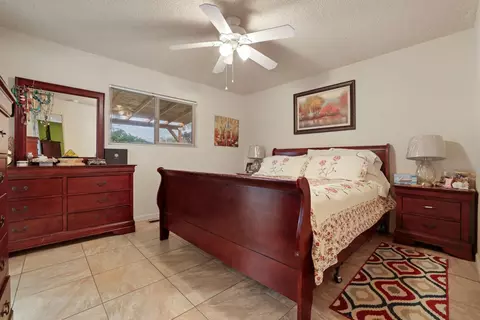 Bedroom - 1201 Sonoma Ave, Modesto, CA 95355 photo 3 of 4