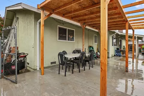 Exterior - 1201 Sonoma Ave, Modesto, CA 95355 photo 6 of 7