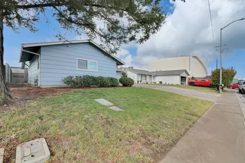 4406 Twain Dr, Olivehurst, CA 95961 photo 3