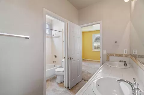 Bath - 4008 Madison Pointe Way, Modesto, CA 95356 photo 2 of 4