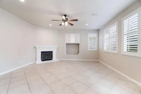Living - 4008 Madison Pointe Way, Modesto, CA 95356 photo 5 of 13