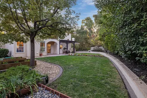 Exterior - 819 Harrier Pl, Davis, CA 95616 photo 7 of 14