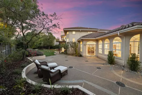 Exterior - 819 Harrier Pl, Davis, CA 95616 photo 12 of 14