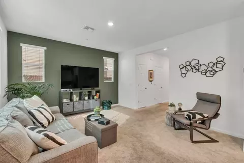 3213 Auburn Leaf Loop, Folsom, CA 95630 photo 9