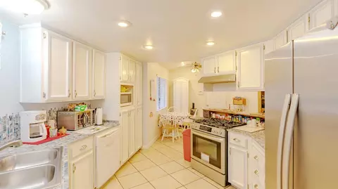Kitchen - 308 Goldrun Dr, Modesto, CA 95354 photo 1 of 2