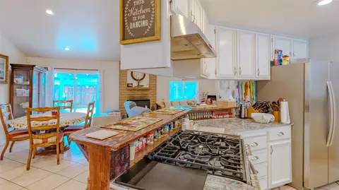 Kitchen - 308 Goldrun Dr, Modesto, CA 95354 photo 2 of 2