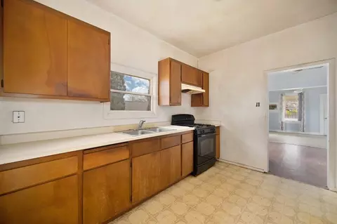 Kitchen - 157 E 8th St, Lincoln, CA 95648 photo 3 of 3