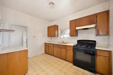 Kitchen - 157 E 8th St, Lincoln, CA 95648 photo 2 of 3