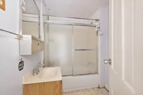 Bath - 157 E 8th St, Lincoln, CA 95648 photo 1 of 1
