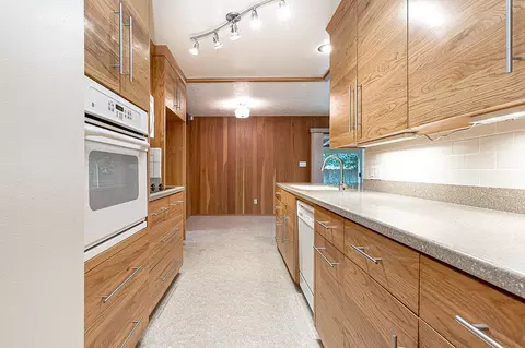 Kitchen - 1613 Springwood Dr, Modesto, CA 95350 photo 4 of 4