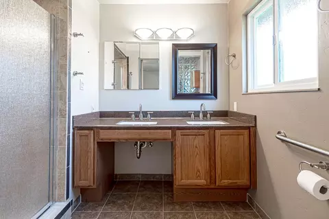 Bath - 1613 Springwood Dr, Modesto, CA 95350 photo 2 of 2