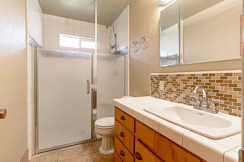 Bath - 1613 Springwood Dr, Modesto, CA 95350 photo 1 of 2