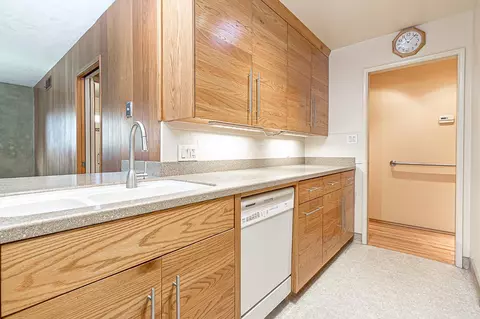 Kitchen - 1613 Springwood Dr, Modesto, CA 95350 photo 3 of 4