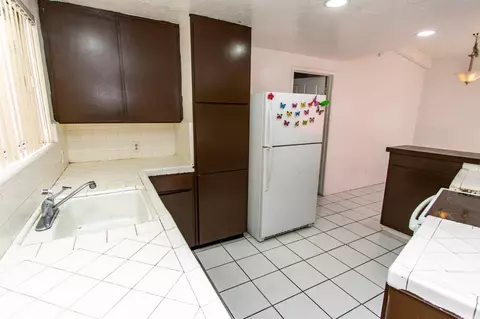 805 Tully Rd #22, Modesto, CA 95350 photo 4