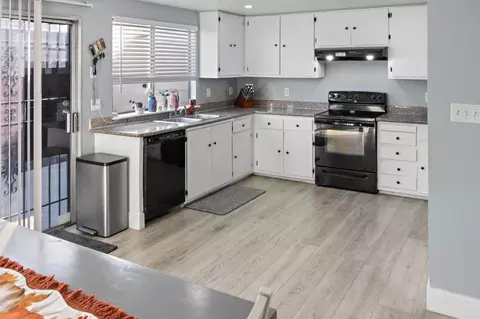 4092 Savannah Ln, Sacramento, CA 95823
