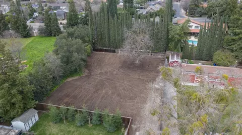 2805 Scenic Bnd, Modesto, CA 95355 photo 2