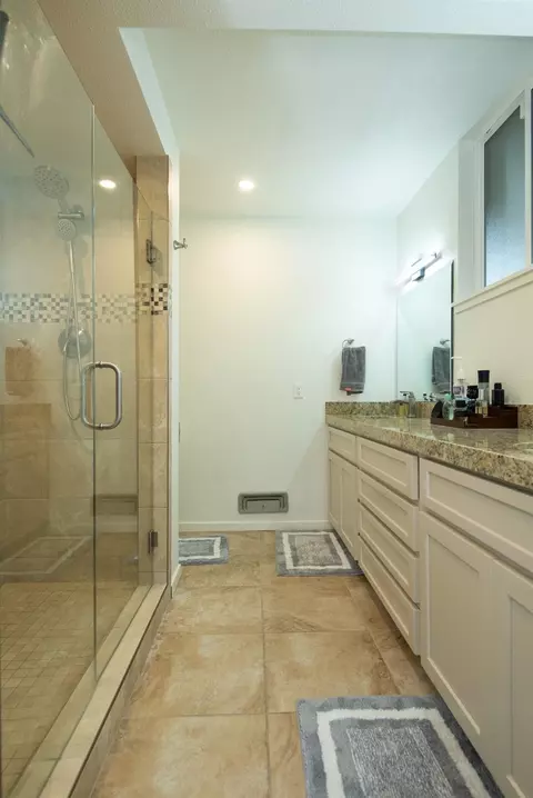 Bath - 313 Northgate Dr, Modesto, CA 95350 photo 1 of 8