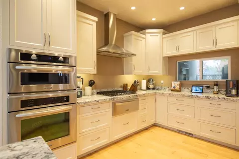 Kitchen - 313 Northgate Dr, Modesto, CA 95350 photo 6 of 9