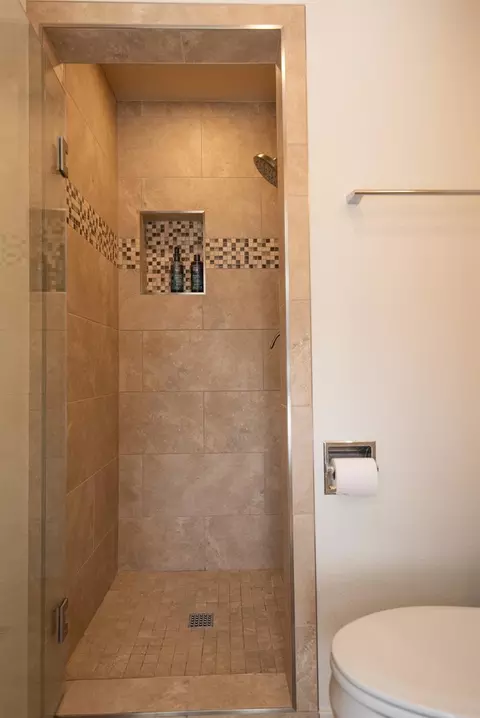 Bath - 313 Northgate Dr, Modesto, CA 95350 photo 5 of 8