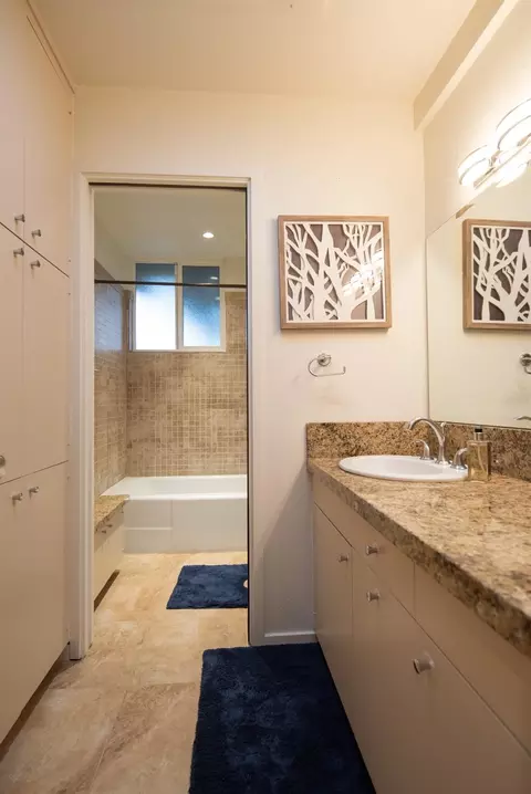 Bath - 313 Northgate Dr, Modesto, CA 95350 photo 7 of 8