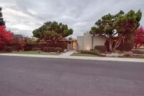 Exterior - 313 Northgate Dr, Modesto, CA 95350 photo 11 of 28