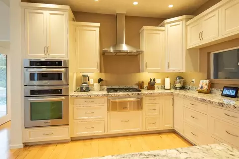 Kitchen - 313 Northgate Dr, Modesto, CA 95350 photo 7 of 9