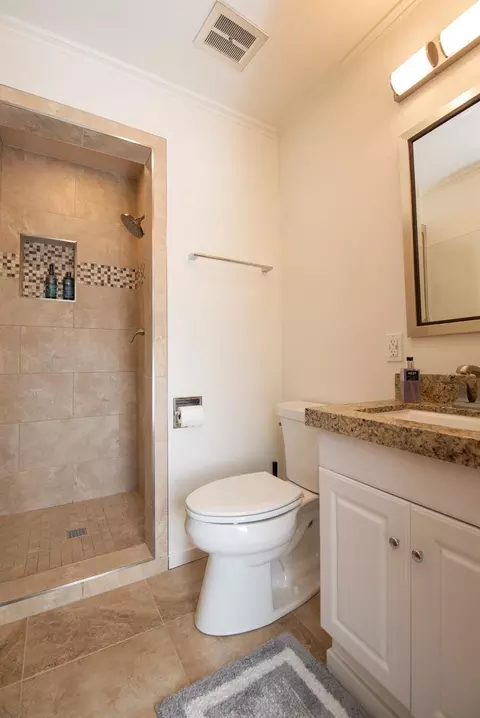 Bath - 313 Northgate Dr, Modesto, CA 95350 photo 4 of 8