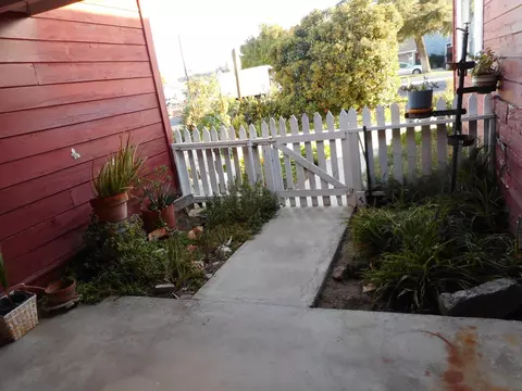 Exterior - 579 West Ave, Gustine, CA 95322 photo 12 of 15