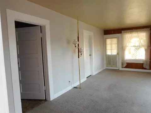 Living - 579 West Ave, Gustine, CA 95322 photo 3 of 7