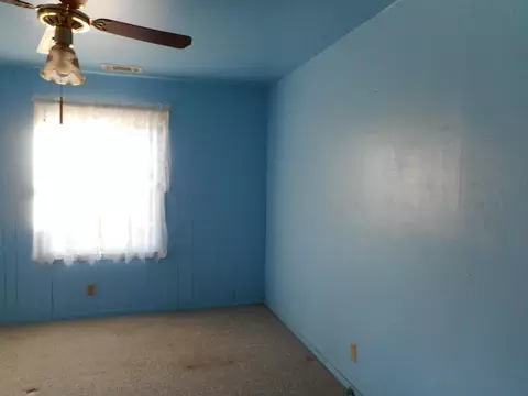 Bedroom - 579 West Ave, Gustine, CA 95322 photo 2 of 3