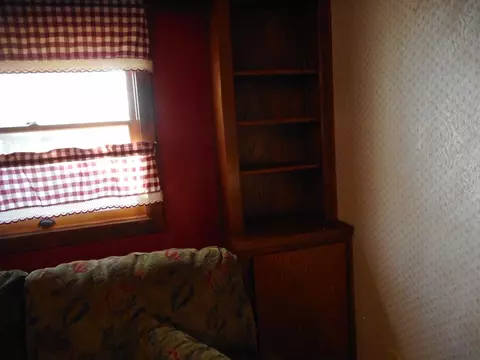 Living - 579 West Ave, Gustine, CA 95322 photo 1 of 7
