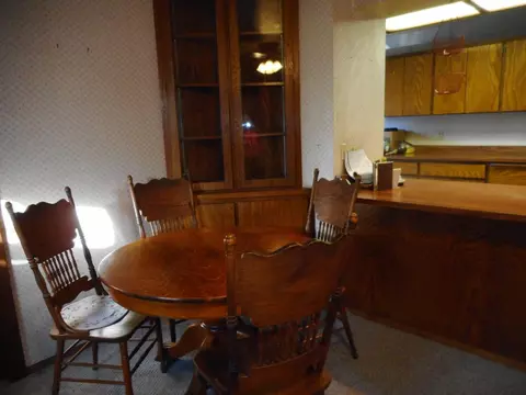 Dining - 579 West Ave, Gustine, CA 95322 photo 2 of 2