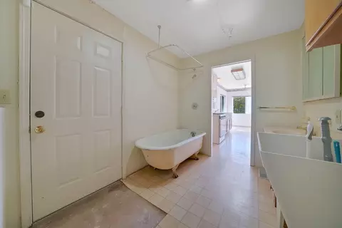 Bath - 8 Mcdowell St, Jackson, CA 95642 photo 1 of 3